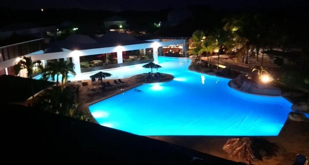 Romantique Et Bel Appartement En Bord De La Mer, Piscine Surveillee Et Belle Plage A 50M Saint-Francois  Bagian luar foto